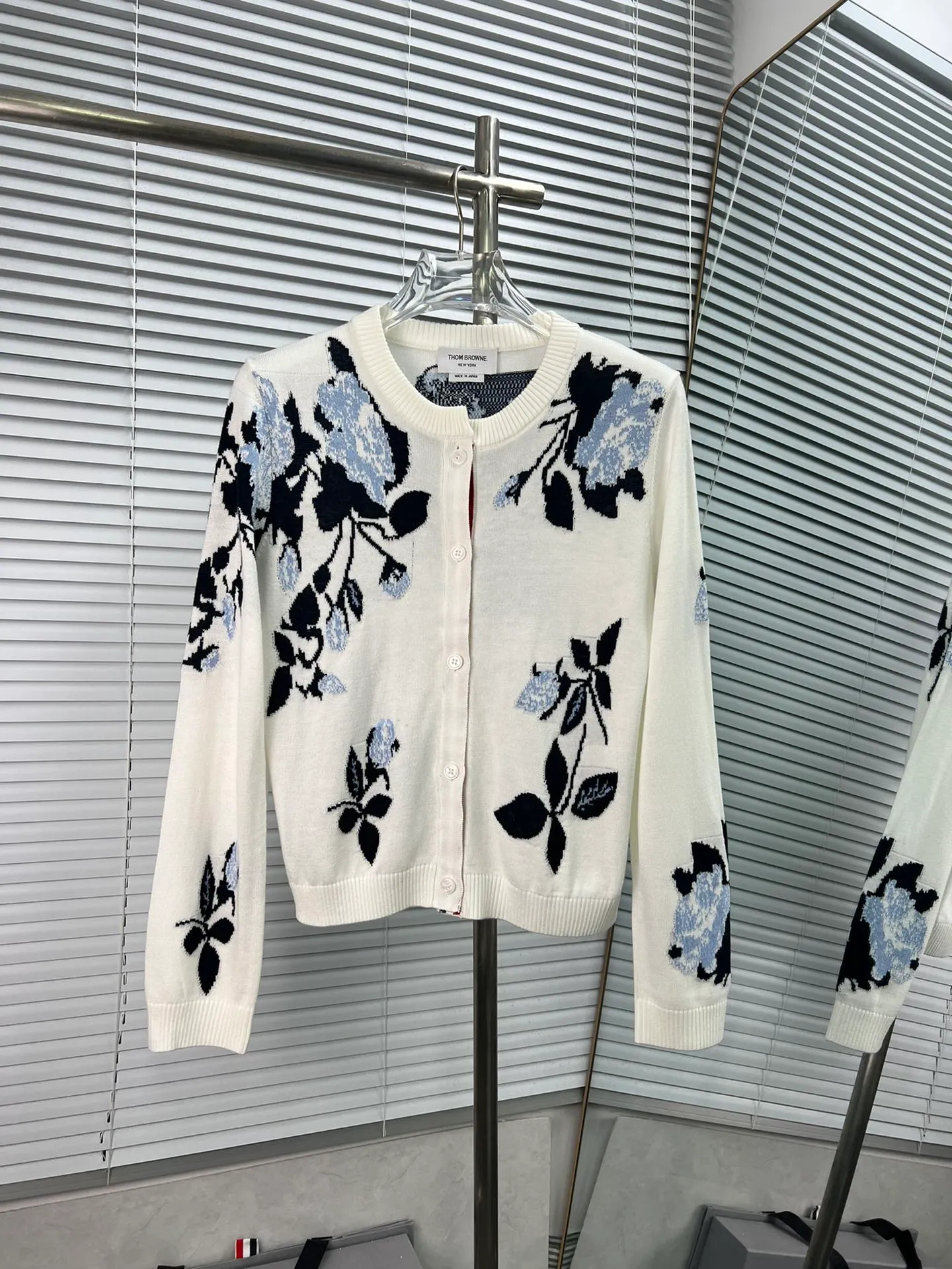 THOM BROWNE🇳🇱New Arrival ， ；Classic ， ； ， ； ， Quality ； ， - ** ：** - ** ：** - ** : **Light Blue White - **Sizes: **0.1.2.（S.M.L）